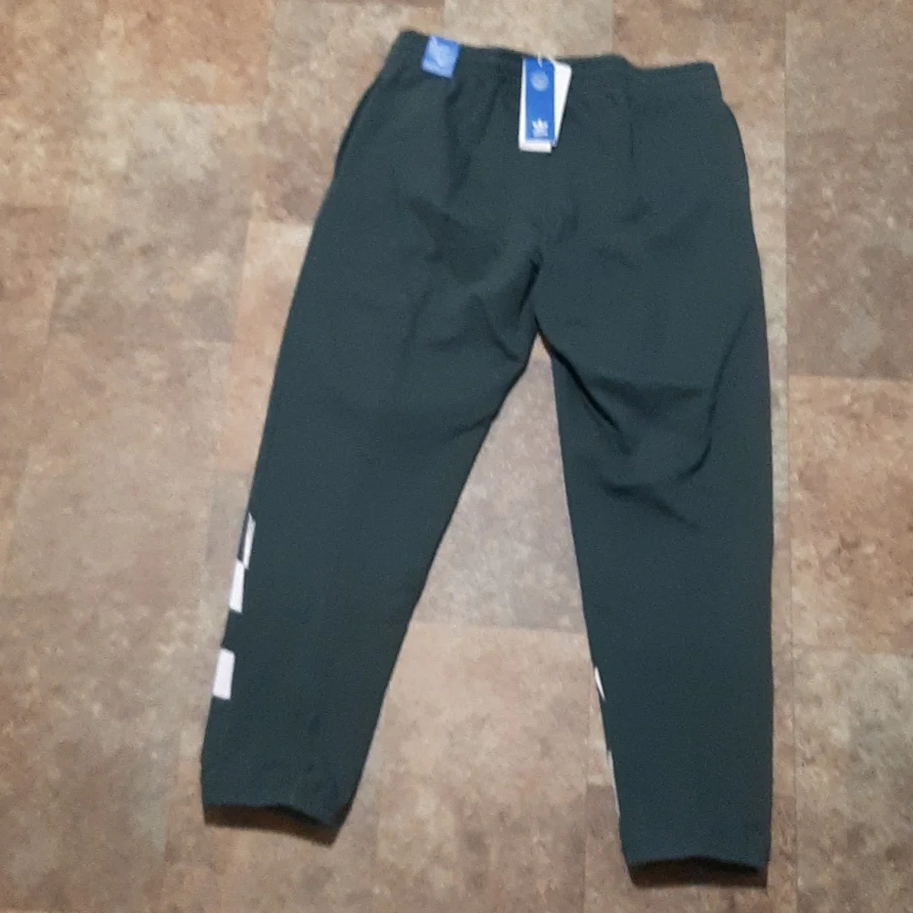 New. Men's Adidas Originals Rekive Graphic Joggers. Size Large. - Picture 5 of 9